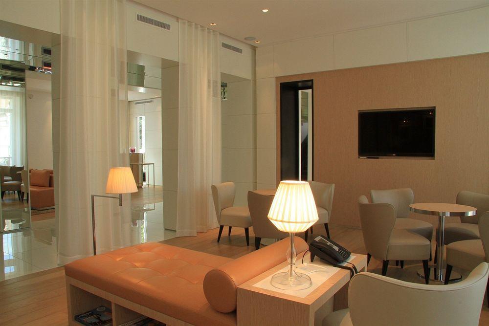 Hotel Le Cesar Plan-de-Cuques Esterno foto