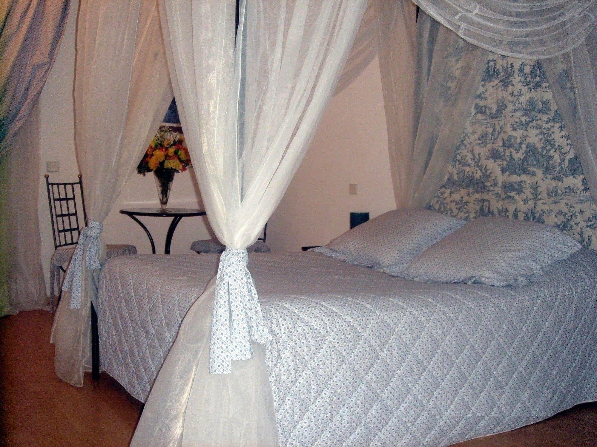 Hotel Le Cesar Plan-de-Cuques Esterno foto