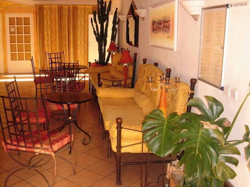 Hotel Le Cesar Plan-de-Cuques Ristorante foto