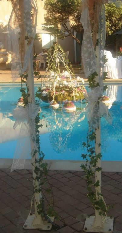 Hotel Le Cesar Plan-de-Cuques Servizi foto